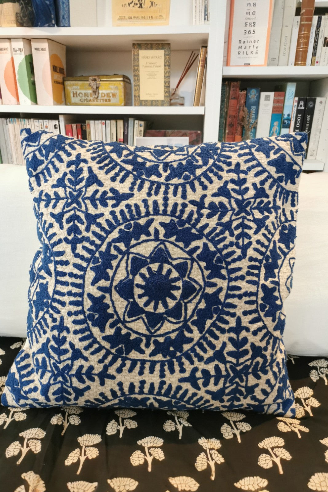 Housse de coussin brodé Suzani