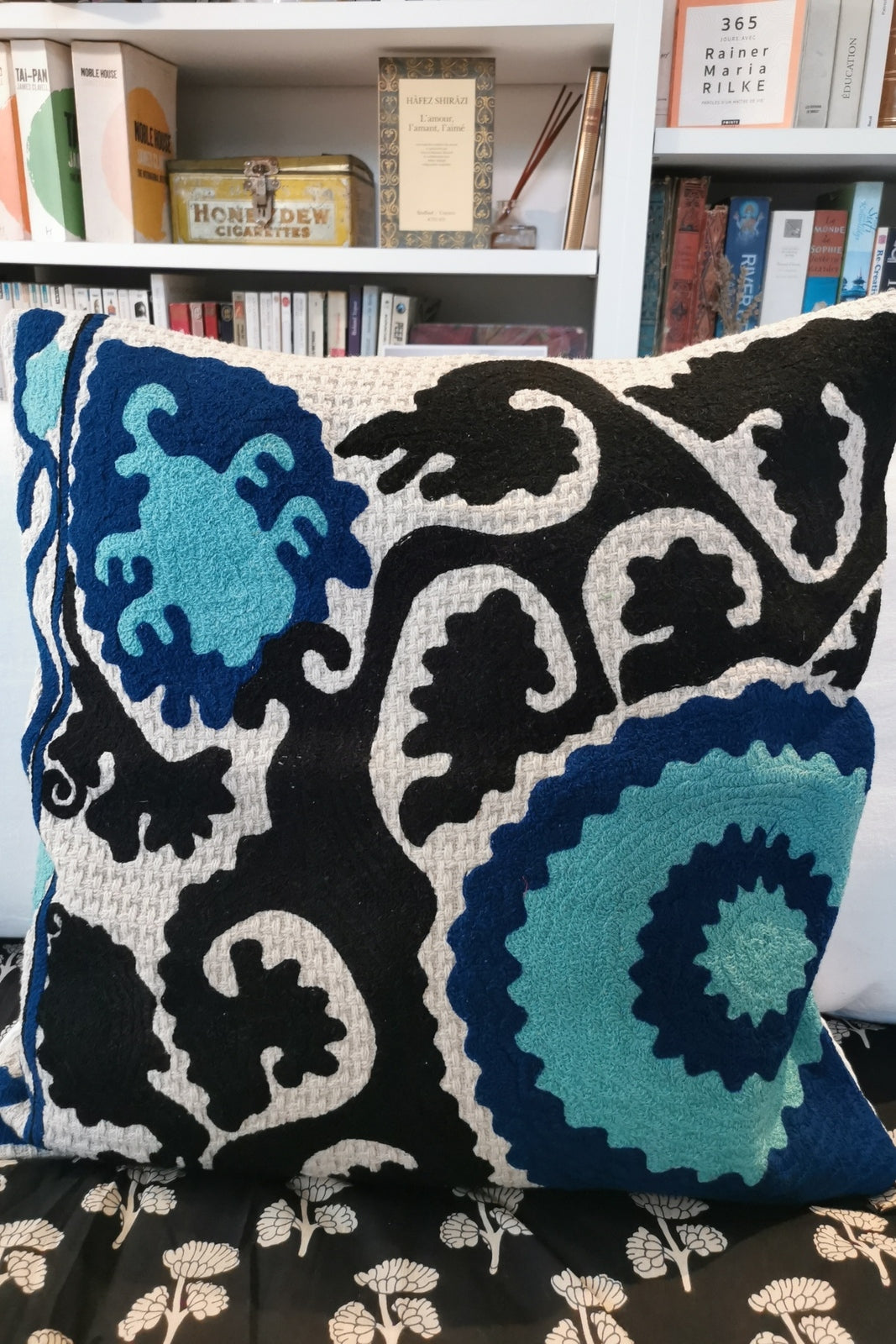 Housse de coussin brodé Suzani BLEU NOIR