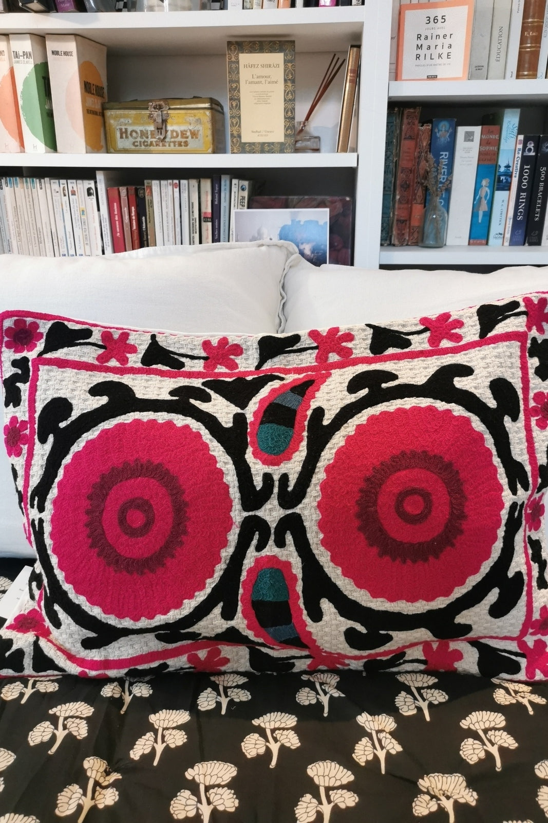 Housse de coussin brodé Suzani