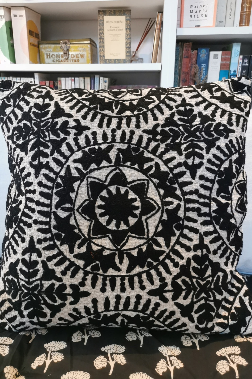 Housse de coussin brodé Suzani UNI NOIR