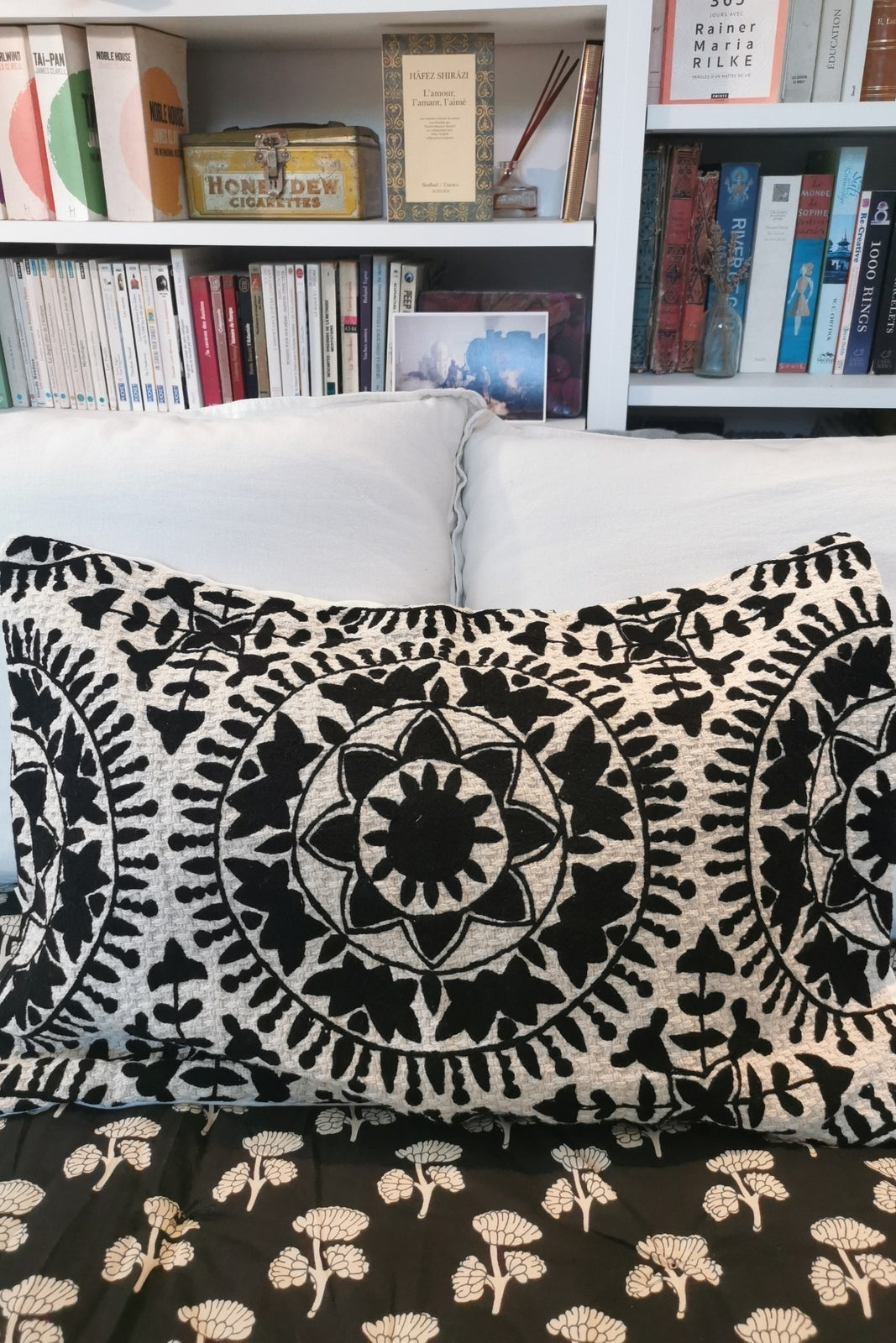 Housse de coussin brodé Suzani