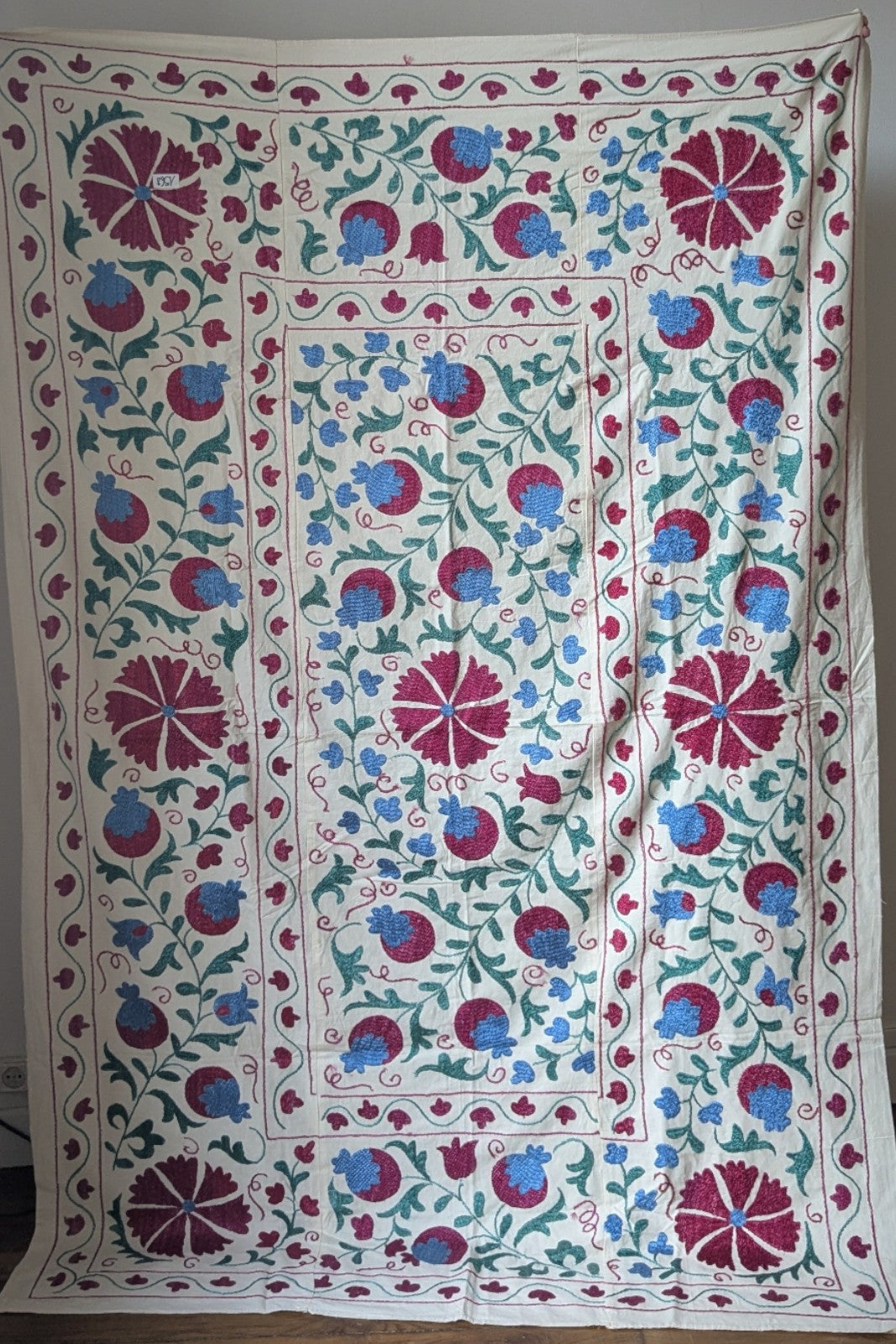 jete de lit suzani suzani