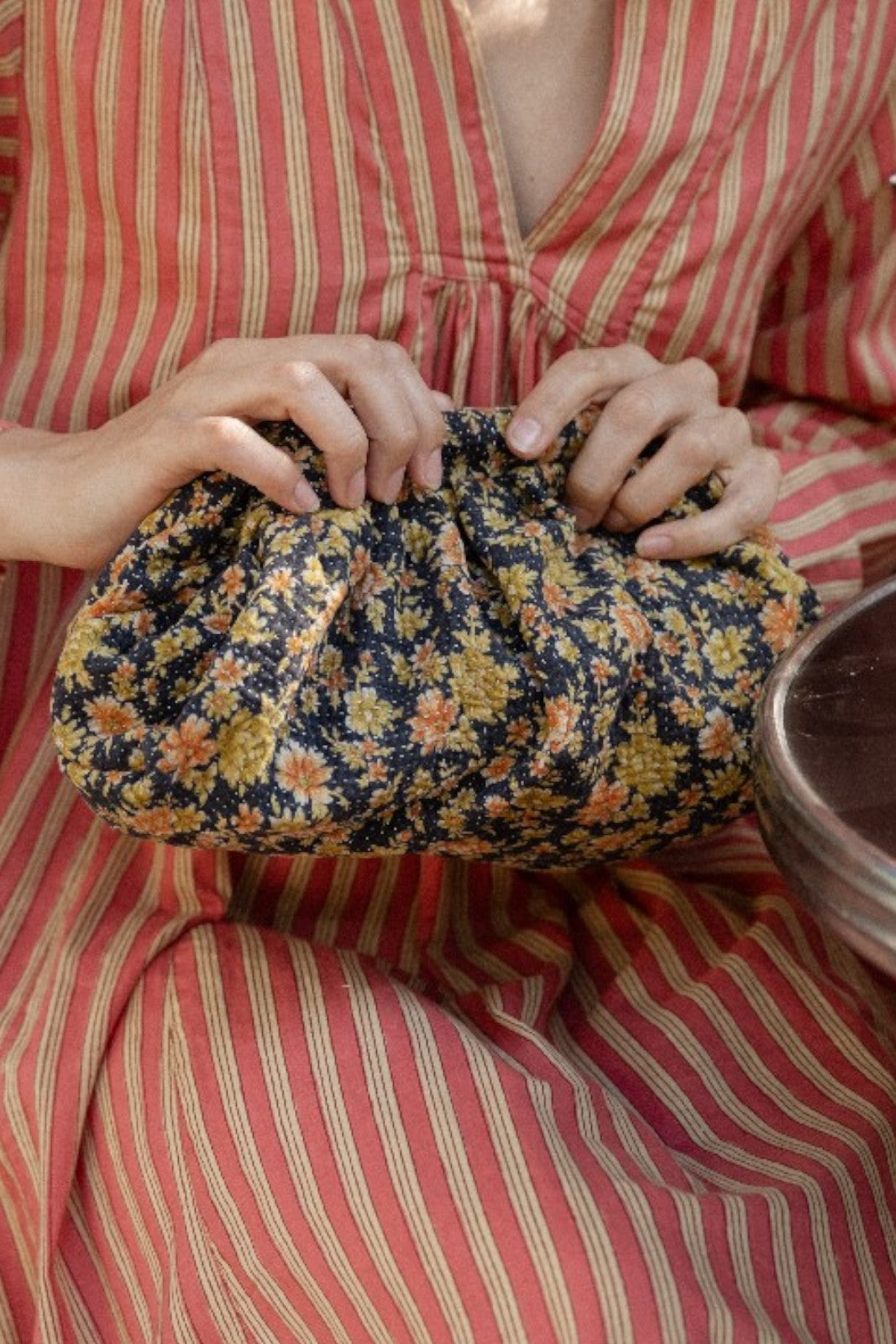 Pochette clip Kantha FLORAL NOIR