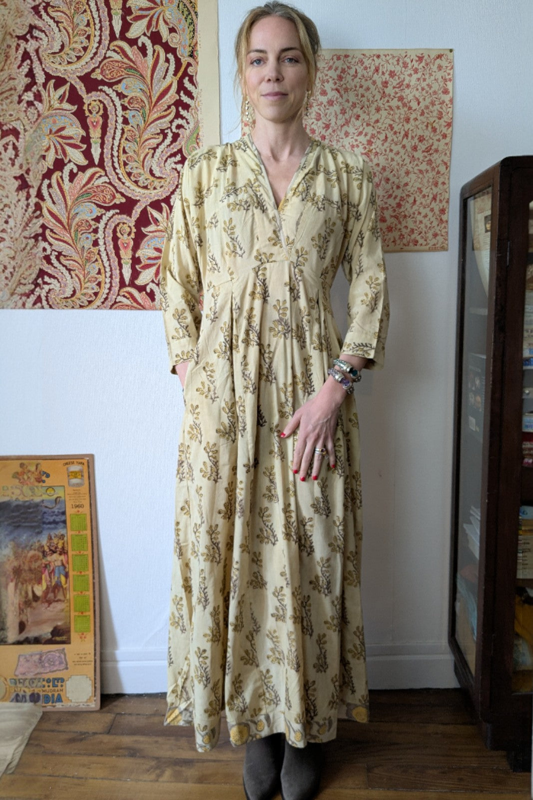 Robe Ashwarya GOLDEN HOUR