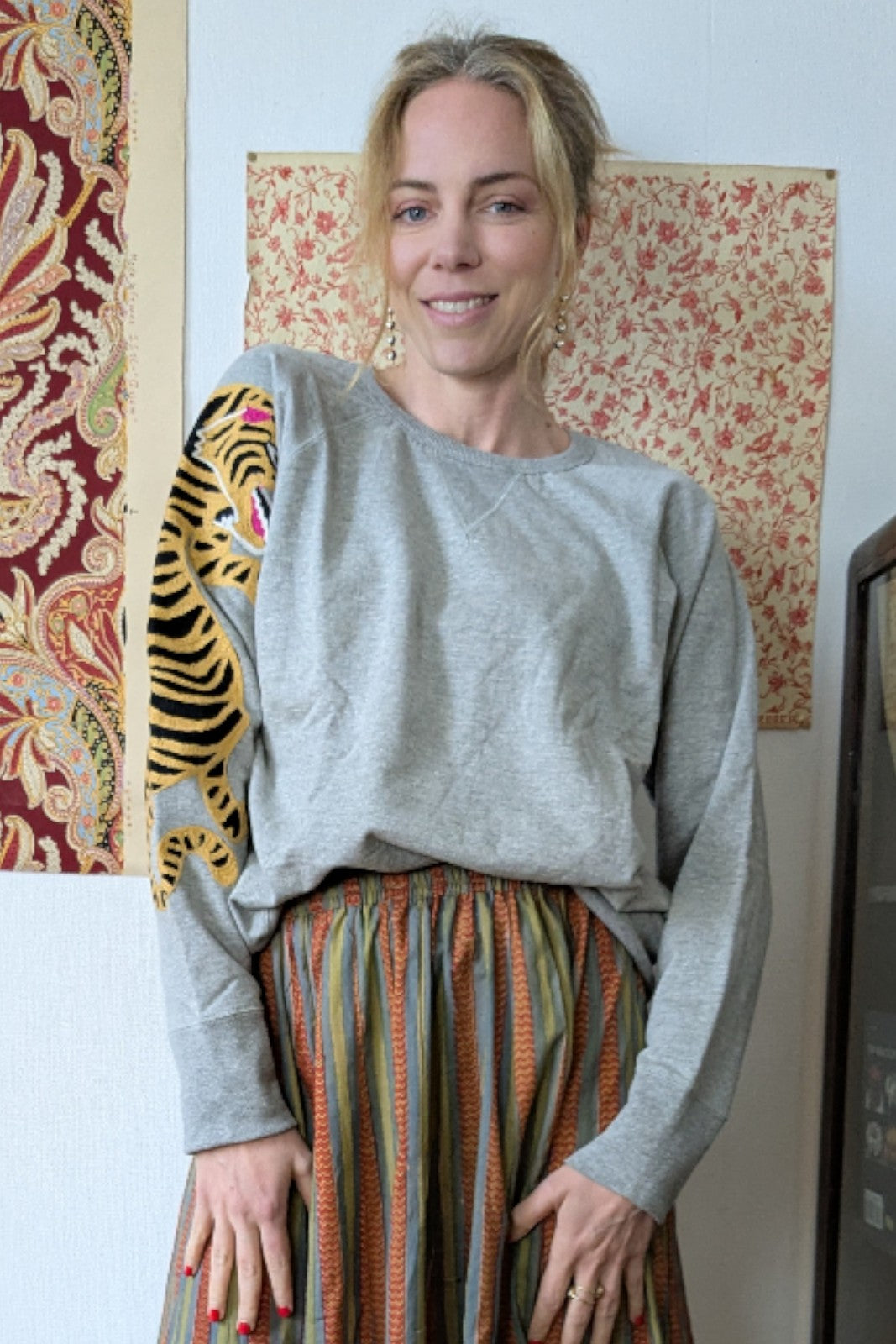 Sweat Tigre brodé GRIS