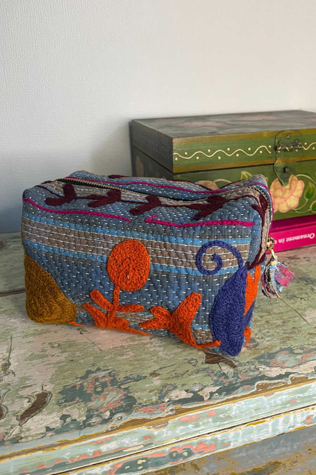 Trousse de toilette ronde Kantha brodé BLEU HORIZON