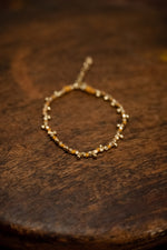 Load image into Gallery viewer, bracelet amber laiton et fil de coton
