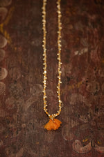 Charger l&#39;image dans la galerie, collier amber laiton et fil de coton
