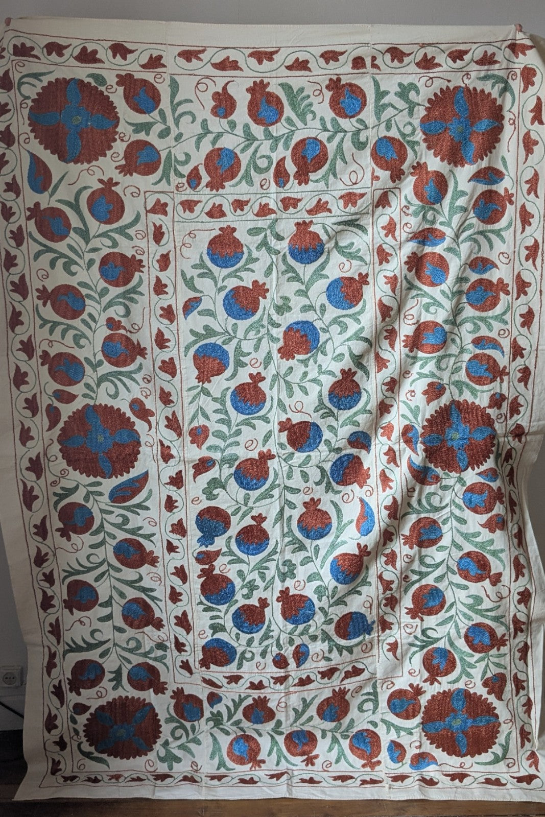 jete de lit suzani suzani