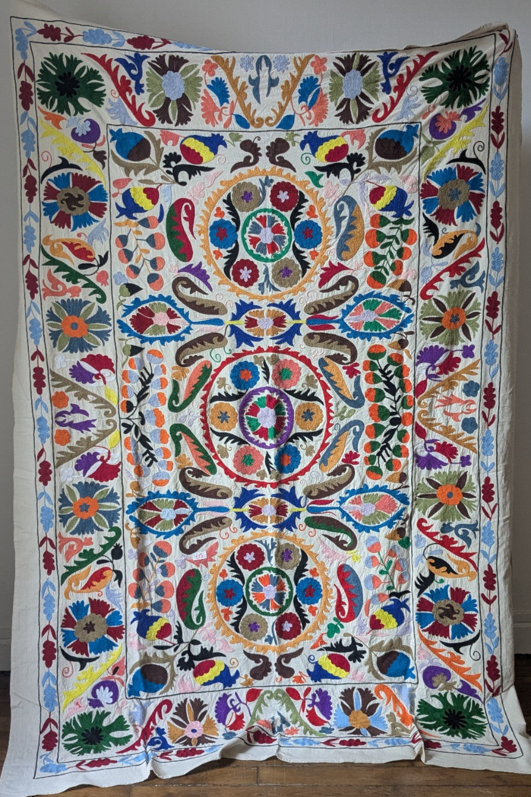 jete de lit suzani suzani