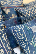 Load image into Gallery viewer, housse coussin kantha indigo coton indien kantha
