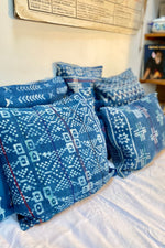 Load image into Gallery viewer, housse coussin kantha indigo coton indien kantha
