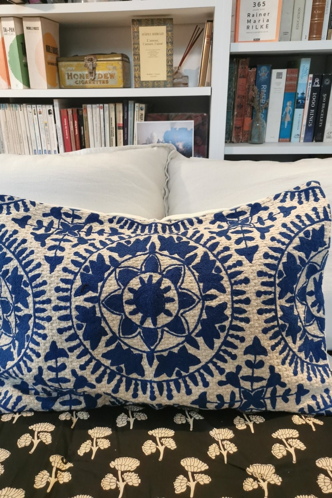 Housse de coussin brodé Suzani - Curiosity Lab