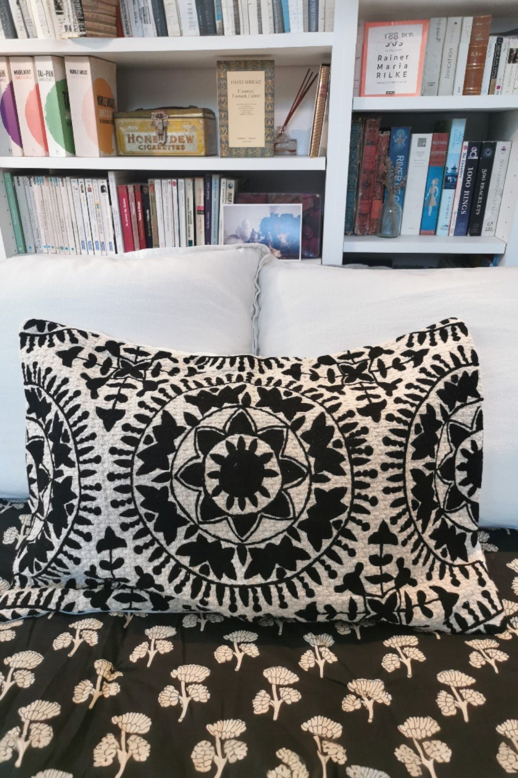 Housse de coussin brodé Suzani - Curiosity Lab