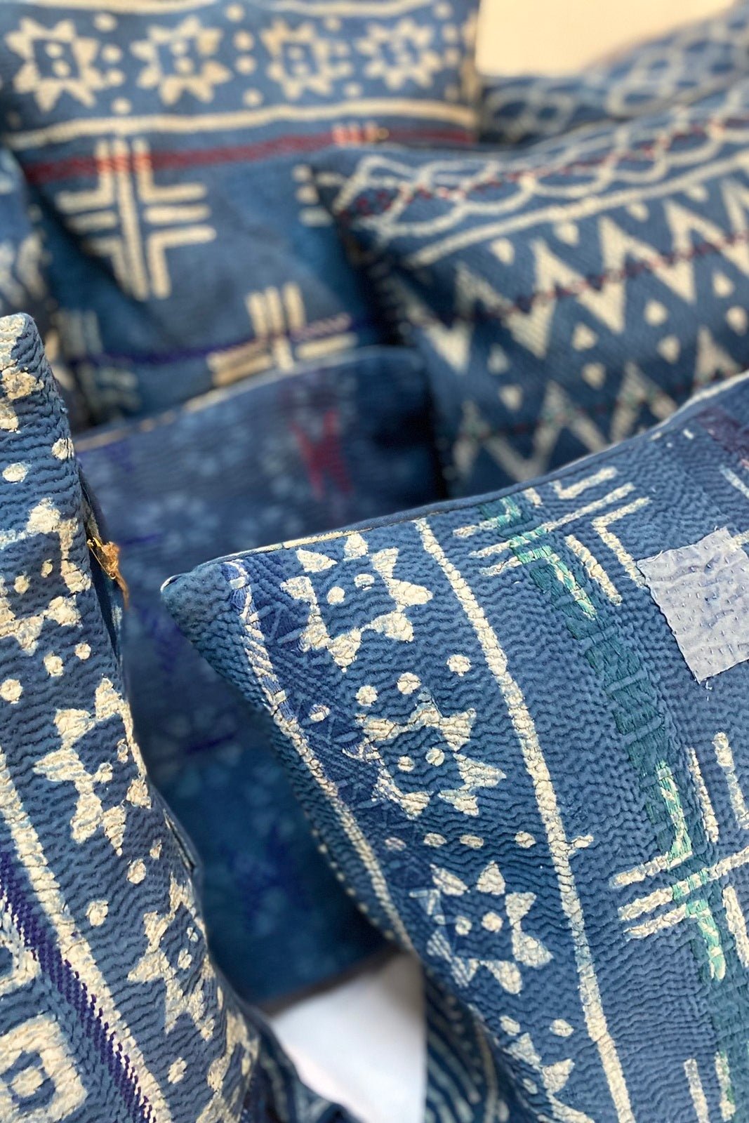 Housse de coussin Kantha Indigo