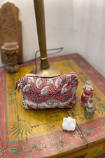Charger l&#39;image dans la galerie, trousse a maquillage bengale coton indien kantha
