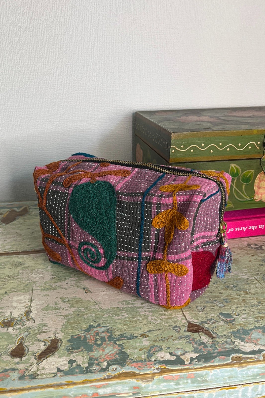 Trousse de toilette ronde Kantha brodé - Curiosity Lab