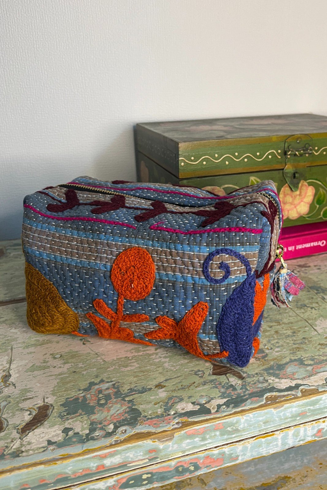 Trousse de toilette ronde Kantha brodé - Curiosity Lab